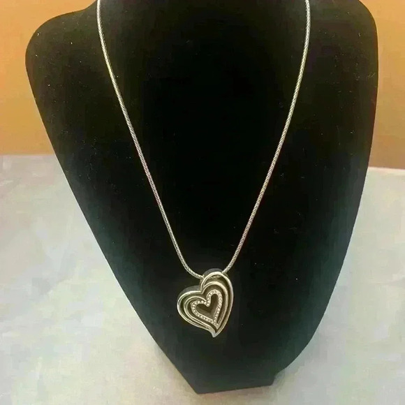 Brighton  Heart Neclace - Picture 1 of 6